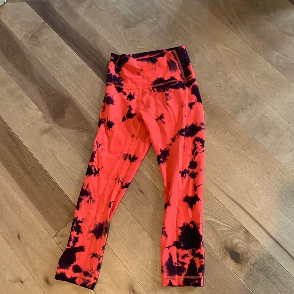 Lululemon Wunder Train 21 inch crops size 4
